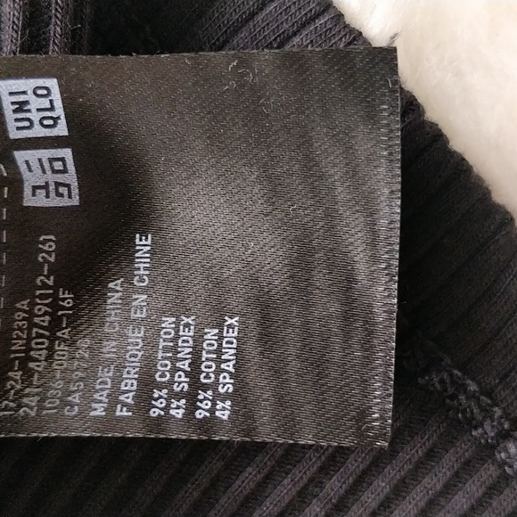 Women Black ribbed cropped top - Picture 3 of 4